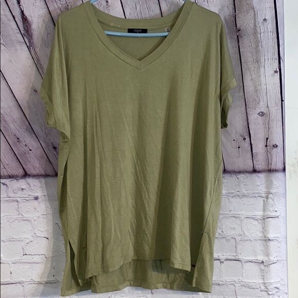 Tahari top   - Picture 1 of 4